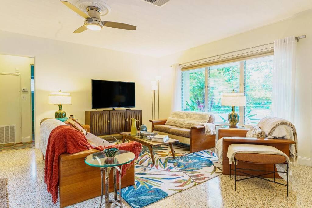 Beautiful Glam Mid-Century 1 Block From Sarasota Bay With Firepit Villa ภายนอก รูปภาพ