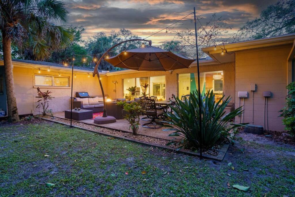 Beautiful Glam Mid-Century 1 Block From Sarasota Bay With Firepit Villa ภายนอก รูปภาพ