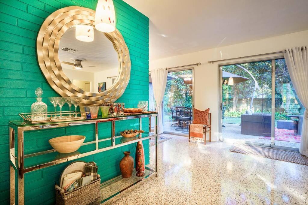 Beautiful Glam Mid-Century 1 Block From Sarasota Bay With Firepit Villa ภายนอก รูปภาพ