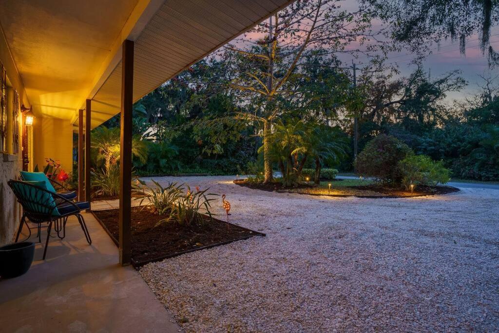 Beautiful Glam Mid-Century 1 Block From Sarasota Bay With Firepit Villa ภายนอก รูปภาพ