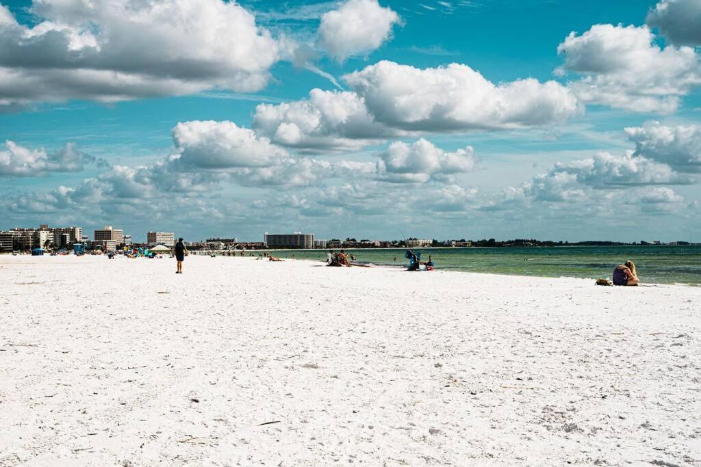 Beautiful Glam Mid-Century 1 Block From Sarasota Bay With Firepit Villa ภายนอก รูปภาพ