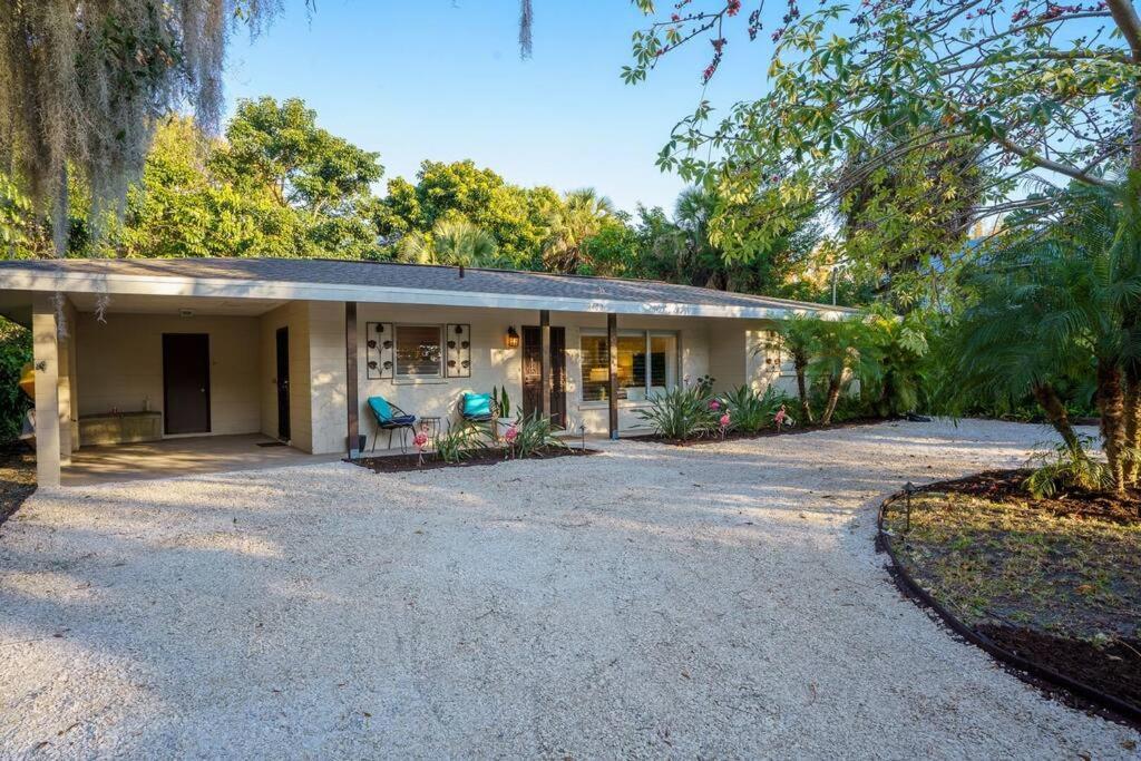 Beautiful Glam Mid-Century 1 Block From Sarasota Bay With Firepit Villa ภายนอก รูปภาพ